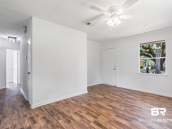 3rd image of 400 W 6th Ave