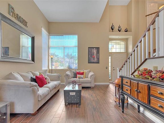 2nd image of 2112 Vista Del Sol