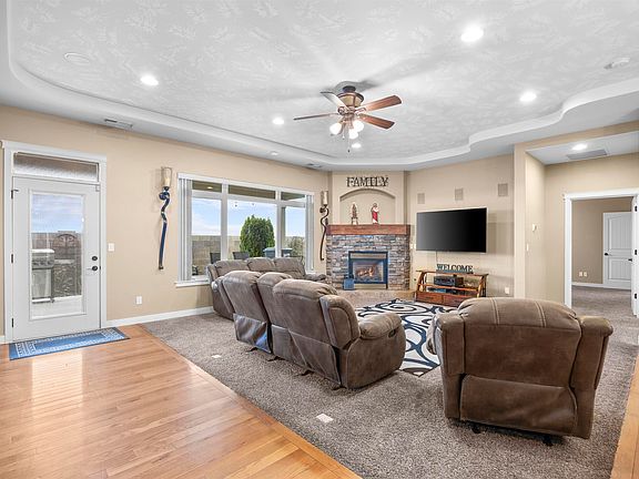 3rd image of 4502 Tamarisk Dr