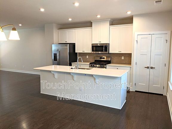 3rd image of 3051 Salix Bend Dr