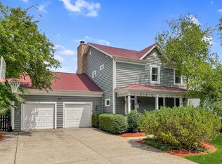 947 Glenmore Ln, Elgin, IL 60124