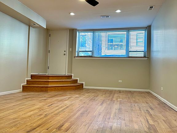 3rd image of 909 N Damen Ave APT 1
