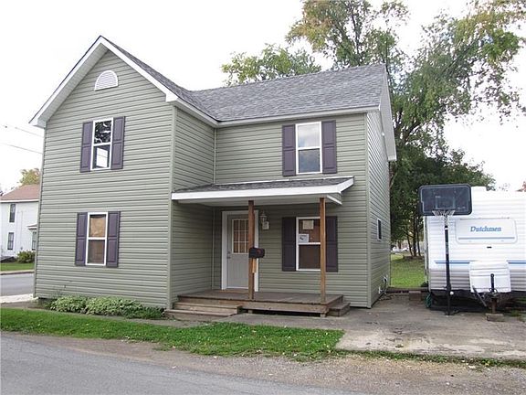 3rd image of 300 Pine St