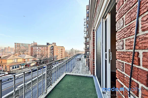 Rented by Moda Realty | media 23