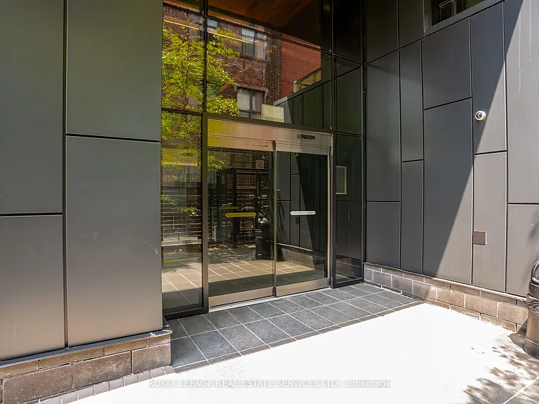 383 Sorauren Ave #Penthouse 09 — Photo 4
