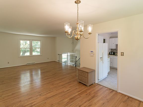 5th image of 45291 Elmbrook Dr