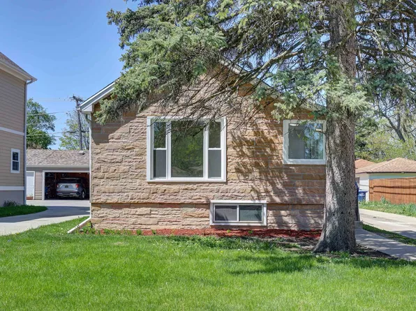 1928 Ash St, Des Plaines, IL 60018