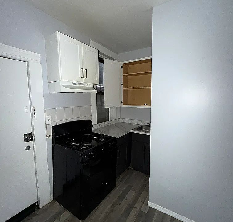 1st image of 137 3rd St #5D