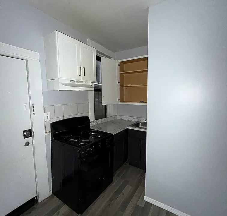 137 3rd St #5D
