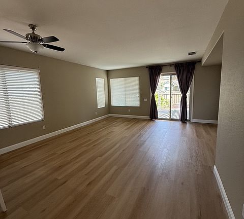 4th image of 2544 Woodacre Ln