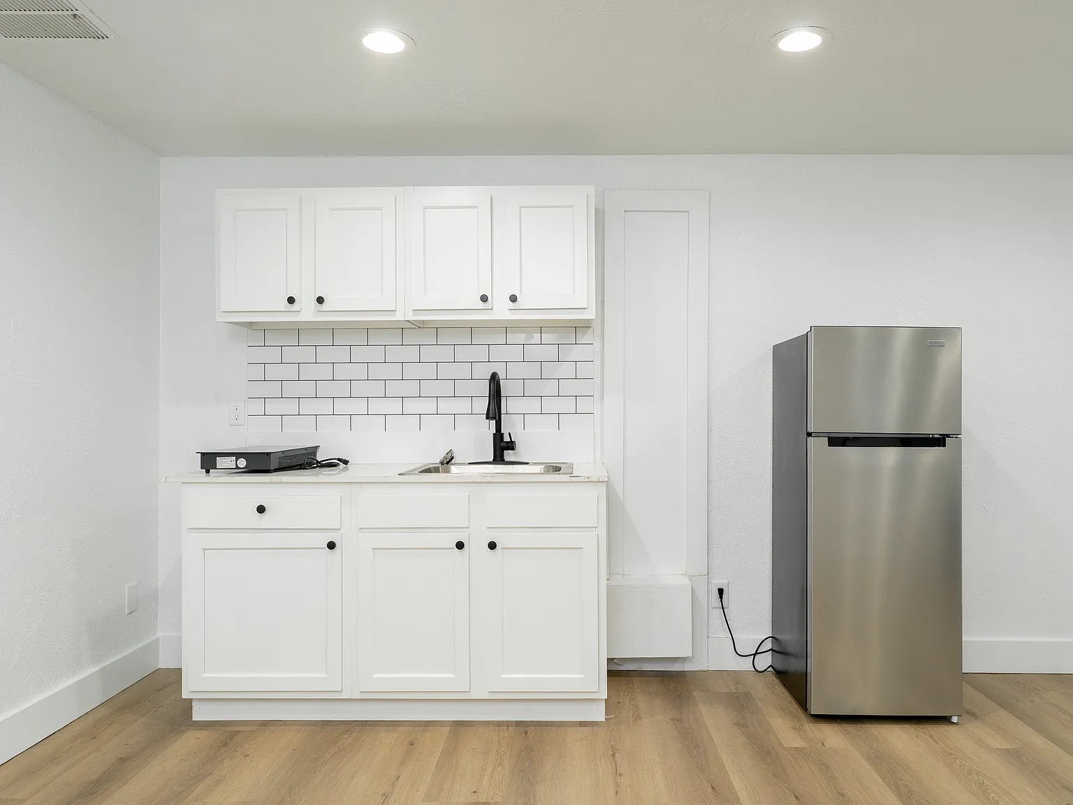 1121 S Sam Houston Blvd — Photo 3