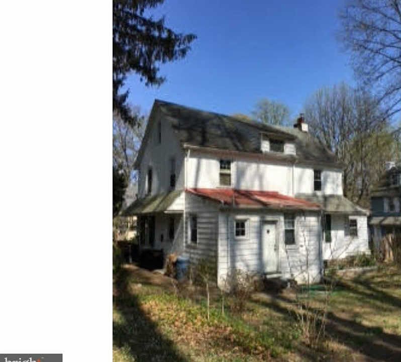 2nd image of 604 Park Ln