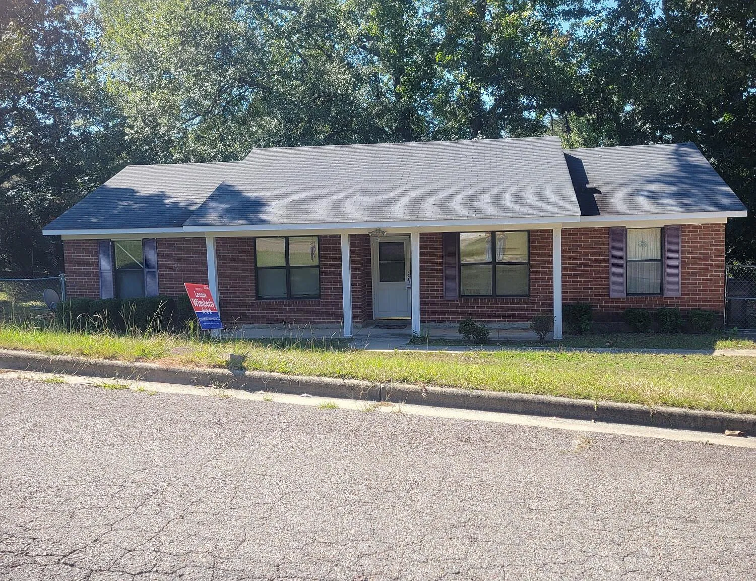 4 bed, 2.0 bath, 1418 sqft, $1,350 — Photo 1