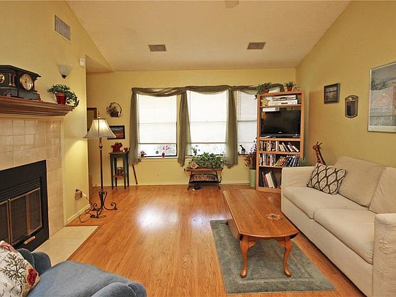 2nd image of 1805 Rainy Meadows Dr