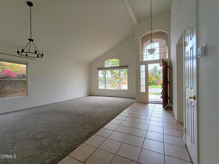 1405 La Culebra Cir — Photo 7