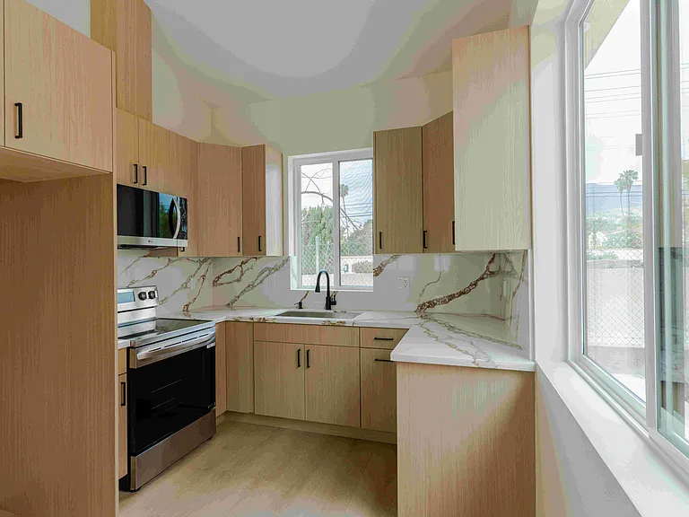 1215 N Verdugo Rd #D — Photo 5