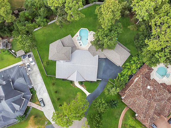 2nd image of 30 Hedwig Cir