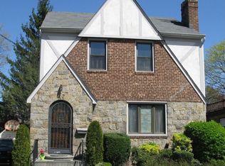 27 Westminster Rd, Great Neck, NY 11020