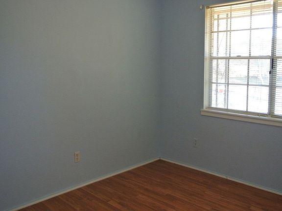 3rd image of 2744 Sullivan Dr