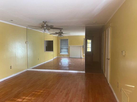 4th image of 225 W Leeds Ave