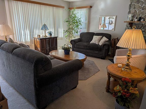 5th image of 2310 Winnetka Dr