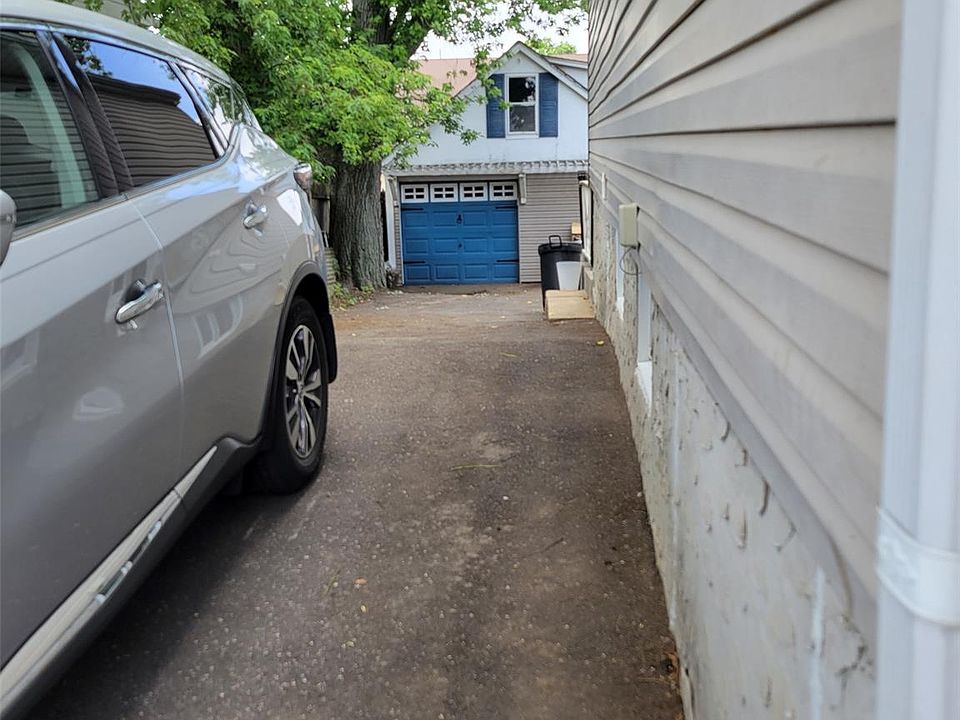 2nd image of 102 Carnegie Ave