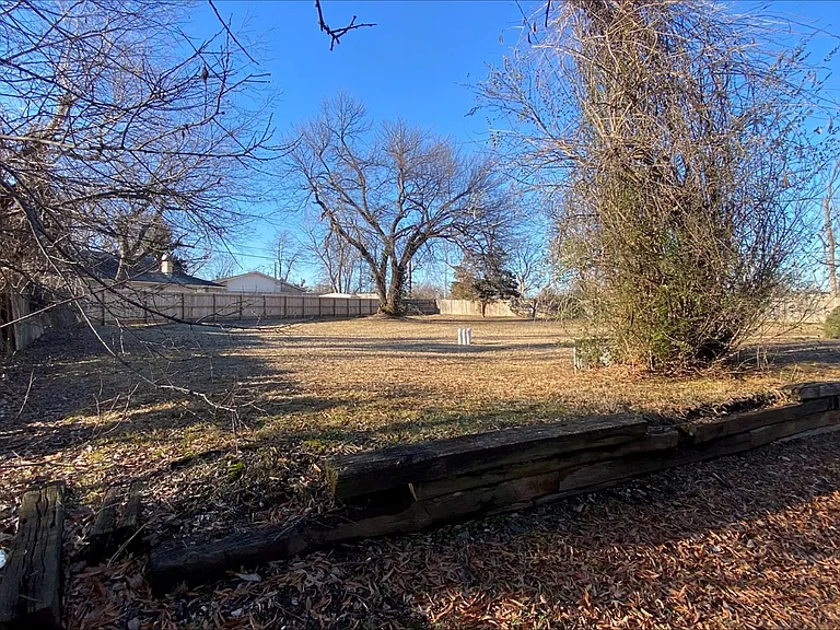 5301 E 32nd Pl #B — Photo 15