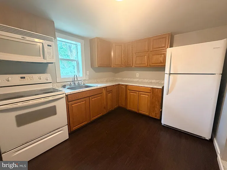 125 E Main St — Photo 29