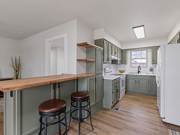 4th image of 3800 Stonegate Rd