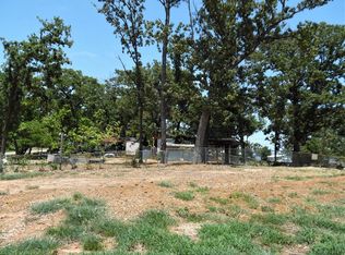 1067 High Point Dr, Chandler, TX 75758
