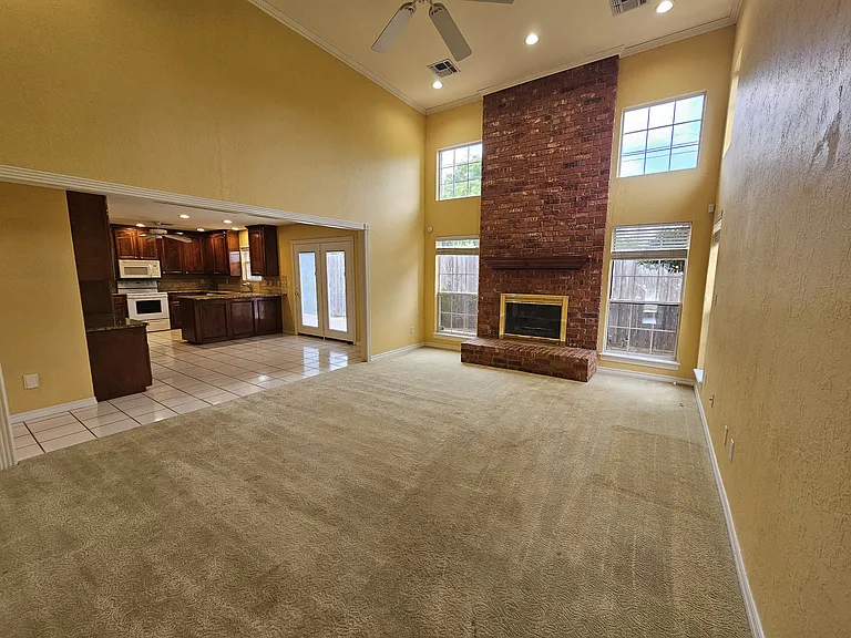 6605 NW Willow Tree Cir — Photo 3