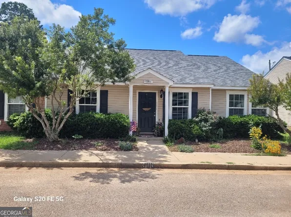 305 Lenox Cir, Lagrange, GA 30241