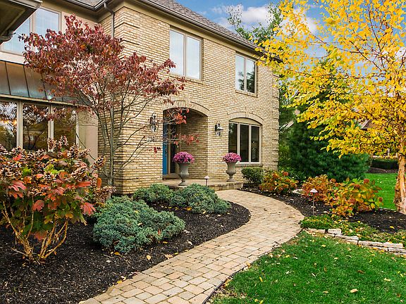 2nd image of 7319 Roycroft Ct