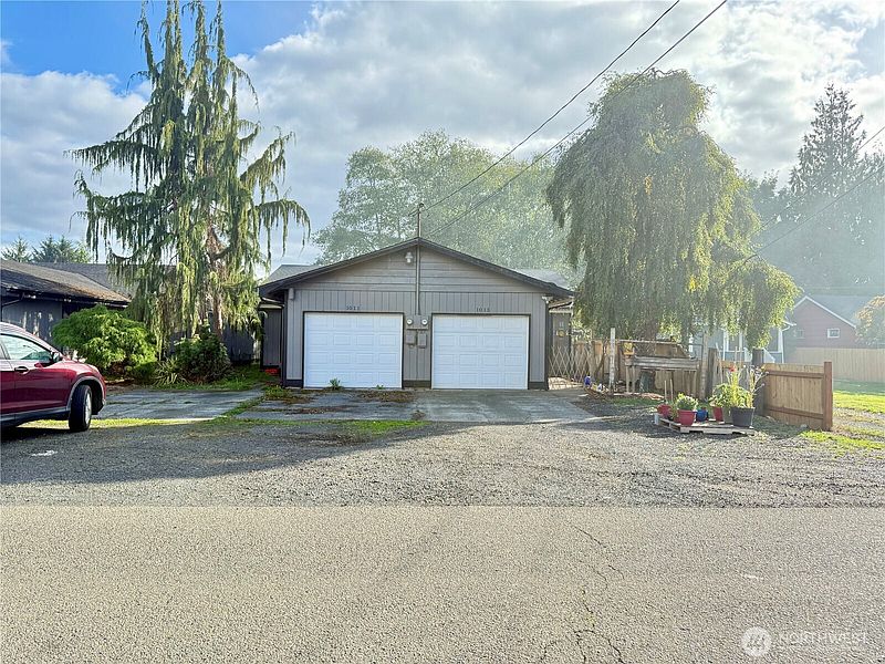 2nd image of 1007 Macfarlane