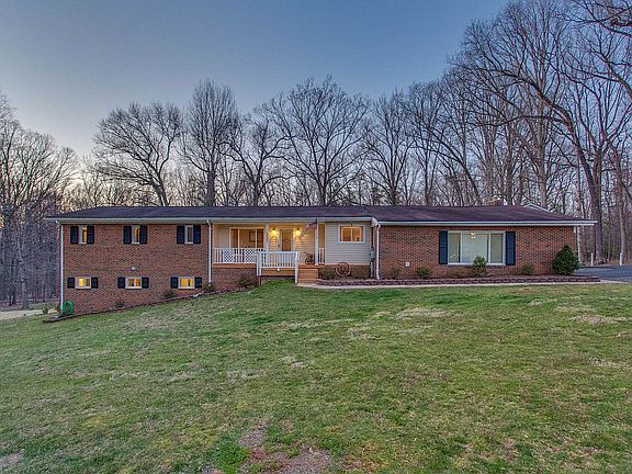 2nd image of 7105 Woodglen Ct