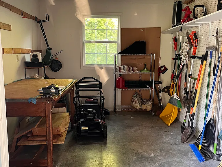 106 Clevenger Ct — Photo 6