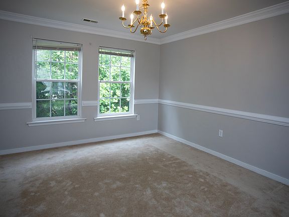 3rd image of 2918 Littlebury Dr