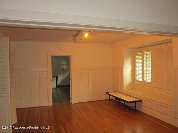 4th image of 884 S Marengo Ave