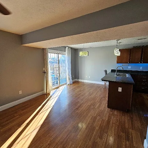 2916 Acorn Dr — Photo 2