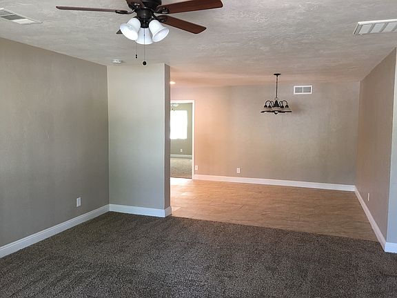 Entry and entertainment room