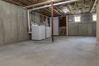 2 Thomas Dr — Photo 17