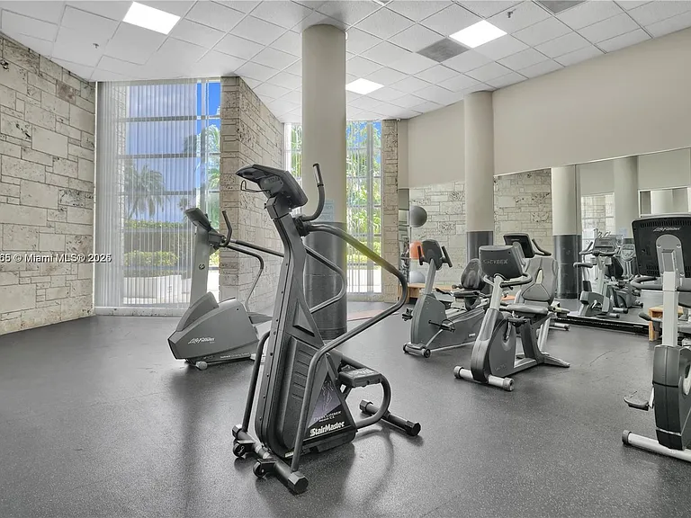 5151 Collins Ave #535 — Photo 31