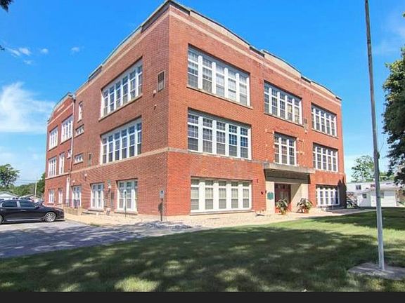 2nd image of 311 S Court St APT 200