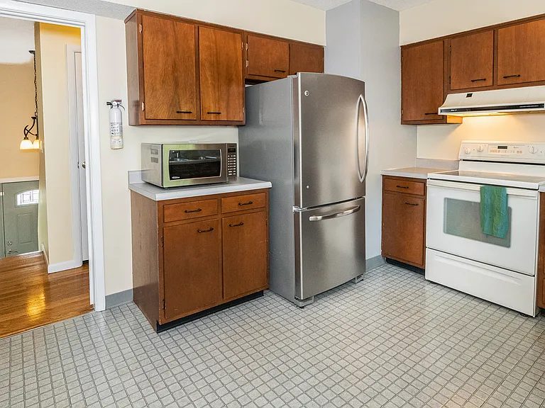 4201 E Cambridge Dr — Photo 16