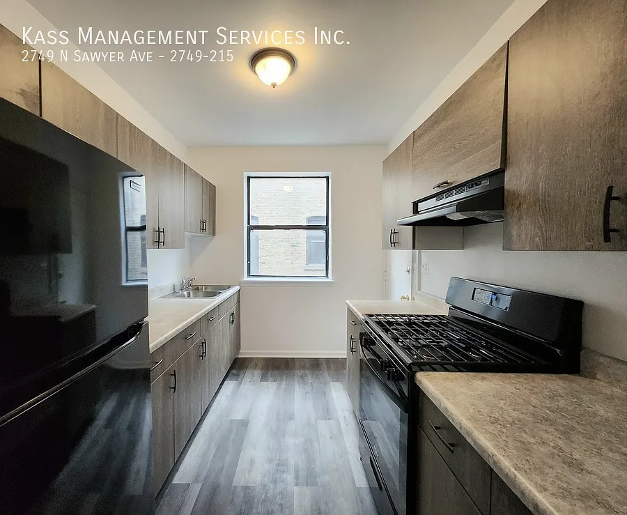 Building Photo - 3213-23 W Diversey Ave