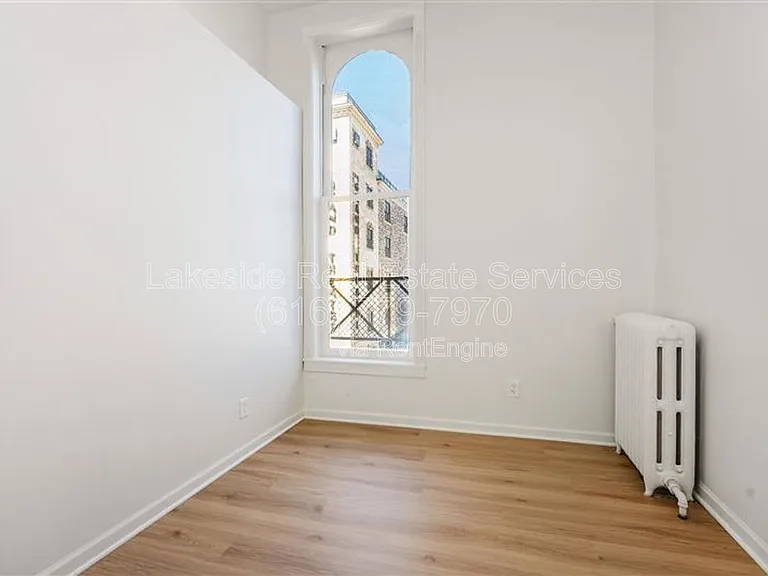 100 Washington Ave #204 — Photo 5