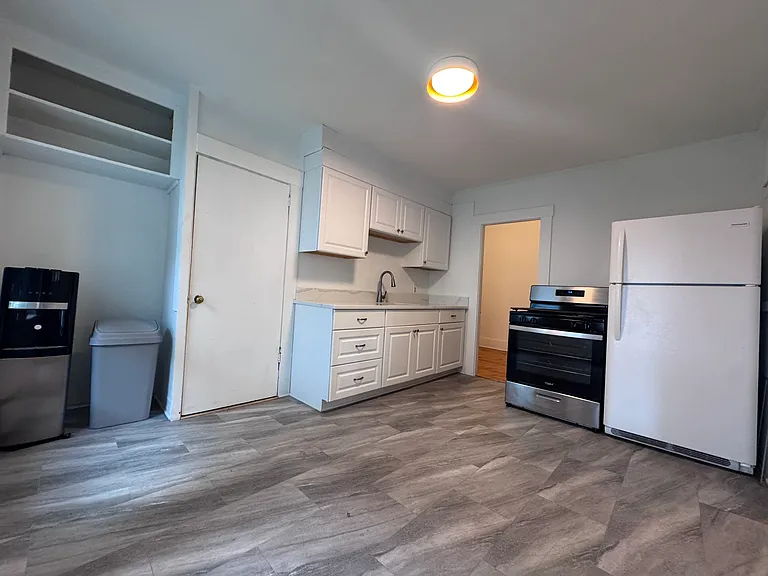 31 Whitehall Rd #1 — Photo 1