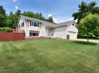 1004 1st St SE, Faribault, MN 55021