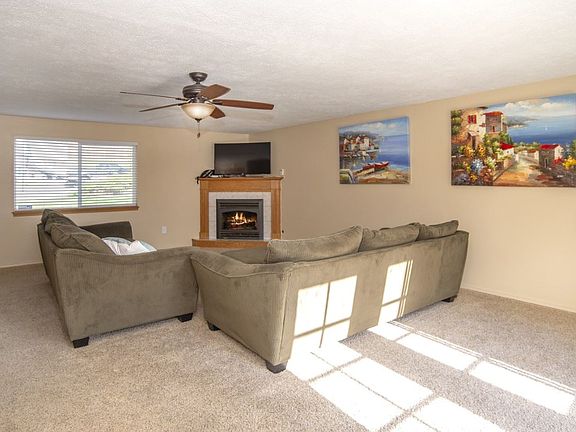 5th image of 13308 E Heroy Ave