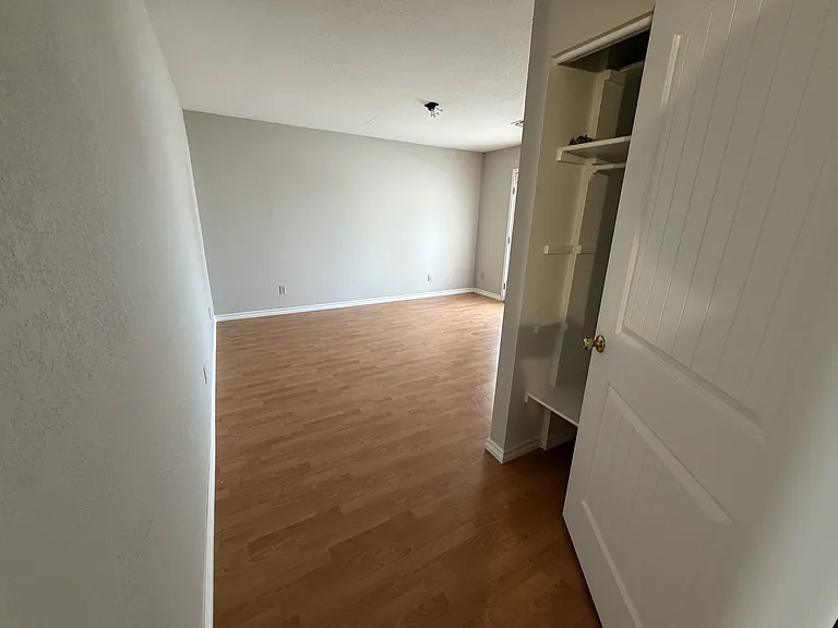 2899 Country Club Dr — Photo 10